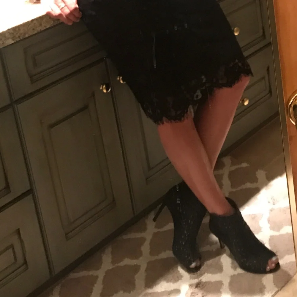 Vince Camuto Laser Cut Stiletto Heel - Picture 8 of 8